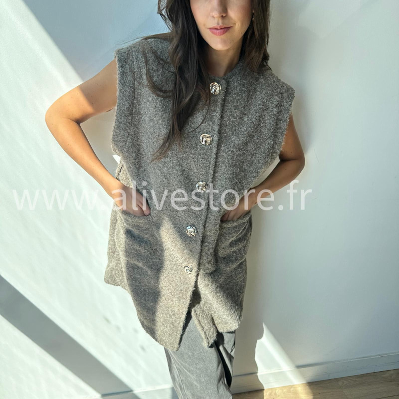 Gilet long sans manches Camilla – Boutons bijou made in Italie | ALIVE STORE