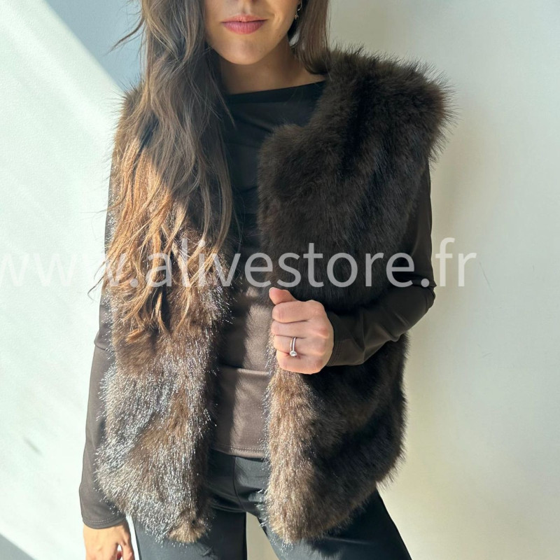 Veste sans manches Neva en fausse fourrure marron – Alive Store