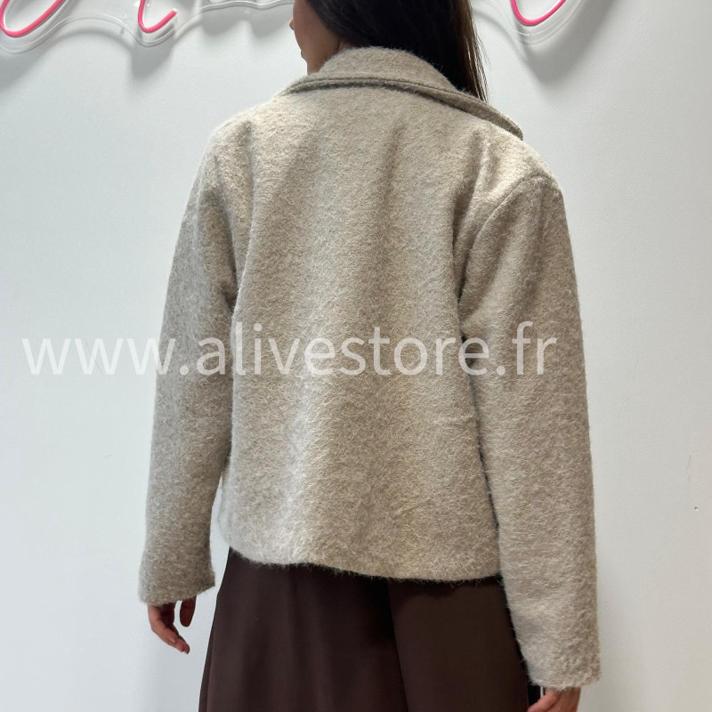 MANTEAU COURT LINA EN BEIGE – ALIVE STORE