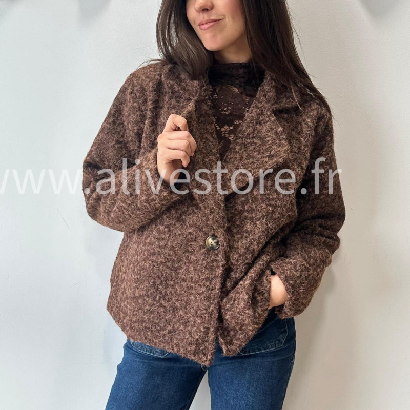 MANTEAU COURT LINA EN BEIGE – ALIVE STORE