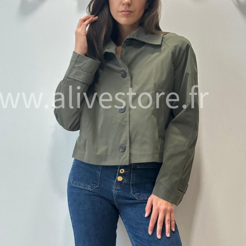 VESTE ROMY BEIGE COURTE CLASSIQUE – ALIVE STORE