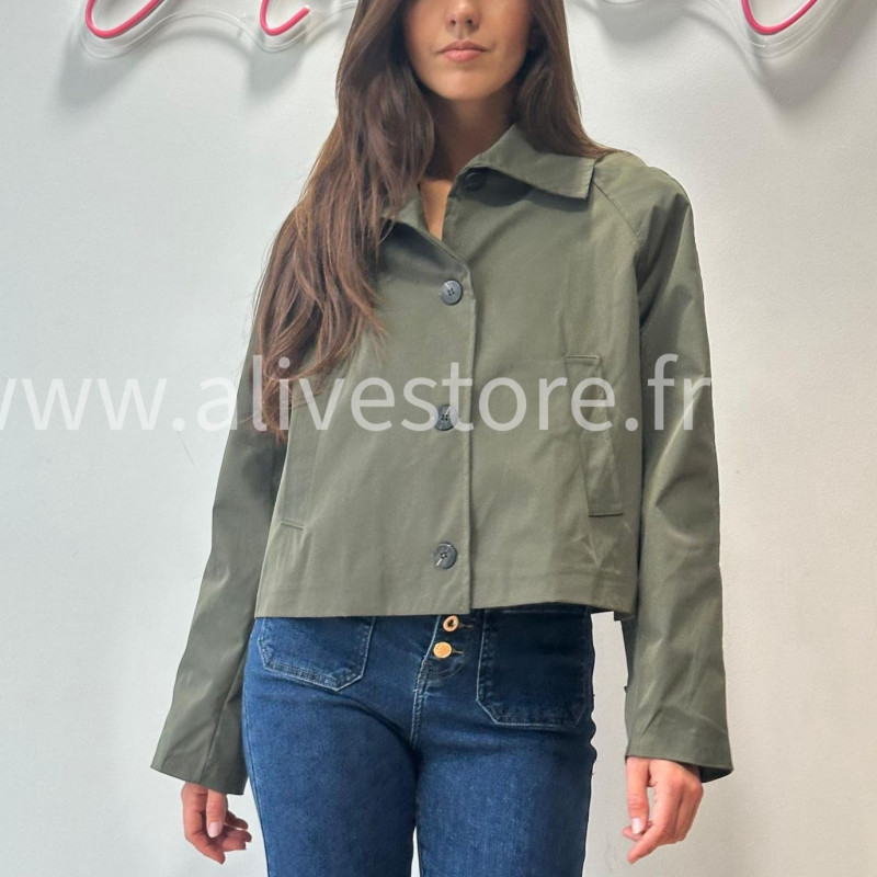 VESTE ROMY BEIGE COURTE CLASSIQUE – ALIVE STORE