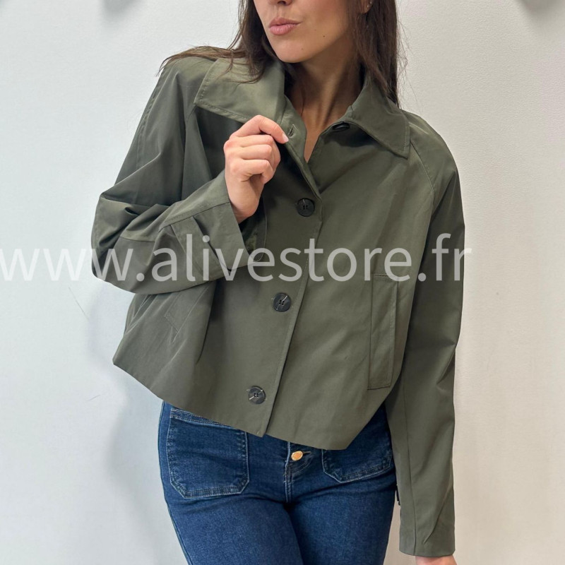 VESTE ROMY BEIGE COURTE CLASSIQUE – ALIVE STORE
