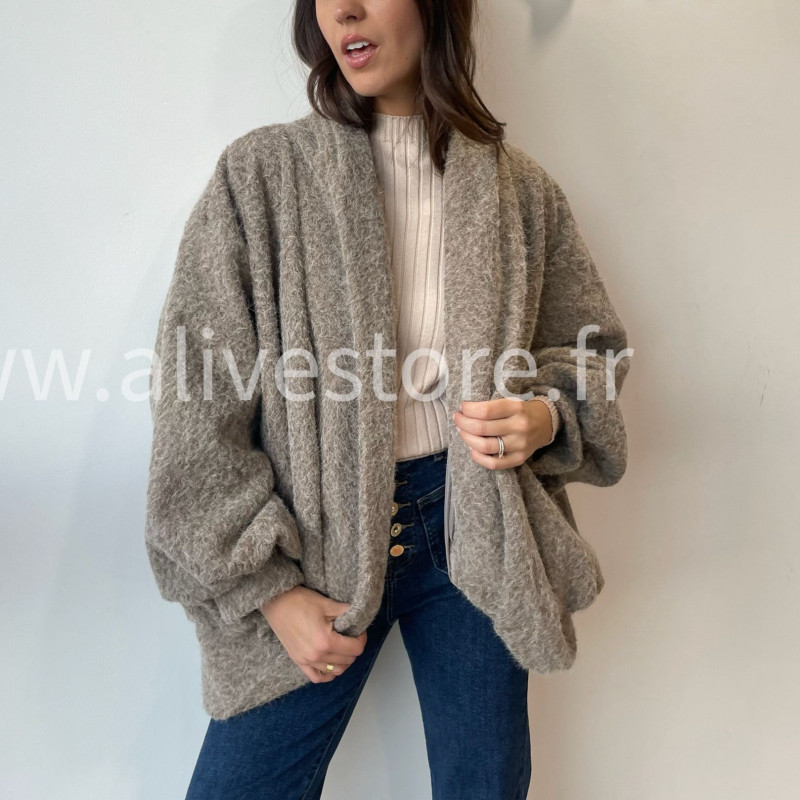 Veste Naya oversize effet fourrure femme – Alive Store