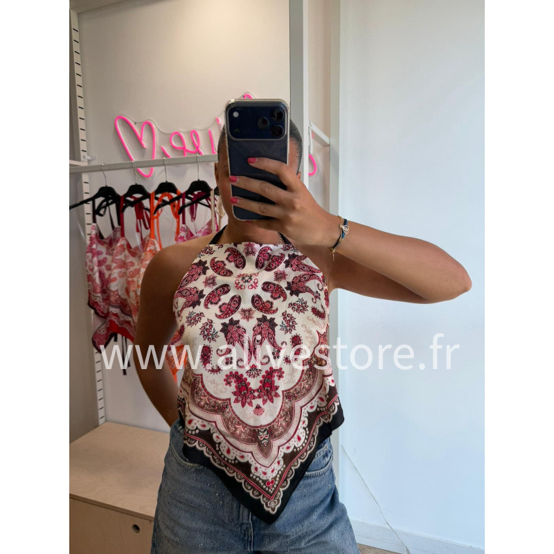TOP LÉANA DOS NU